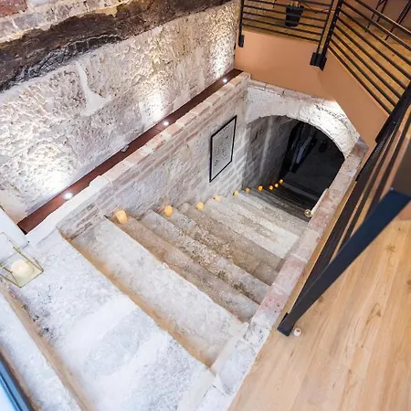 Apartman L'autel La Crypte Mysterieuse De - Sauna & Balneo *