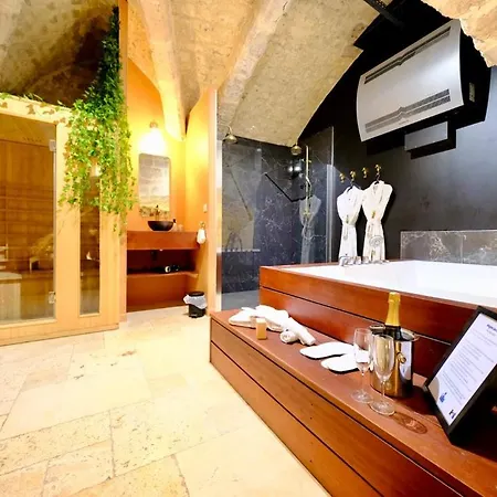 Apartmán L'autel La Crypte Mysterieuse De - Sauna & Balneo Rouen