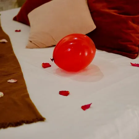 Apartment L'autel La Crypte Mysterieuse De - Sauna & Balneo Rouen