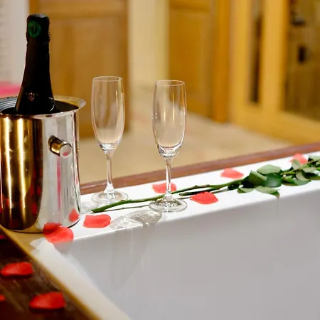 L'autel La Crypte Mysterieuse De - Sauna & Balneo Apartment Rouen