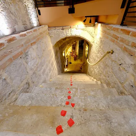 Apartament L'Autel La Crypte Mysterieuse De Rouen - Sauna & Balneo *