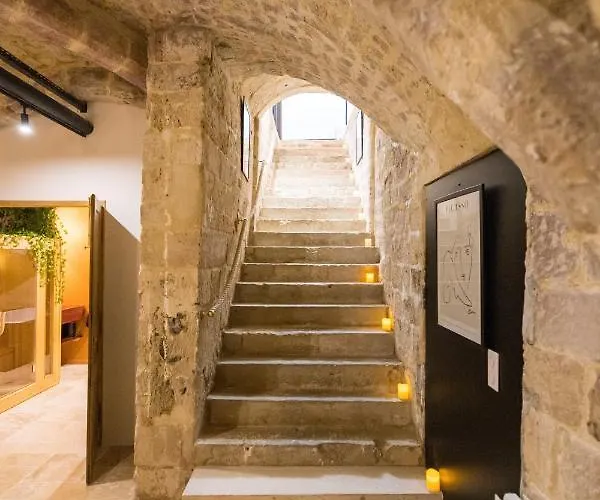 L'autel La Crypte Mysterieuse De - Sauna & Balneo * Rouen