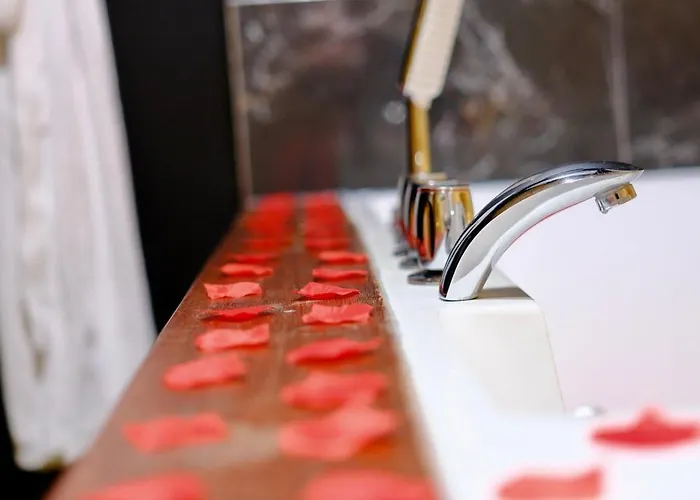 L'autel La Crypte Mysterieuse De - Sauna & Balneo Apartment Rouen